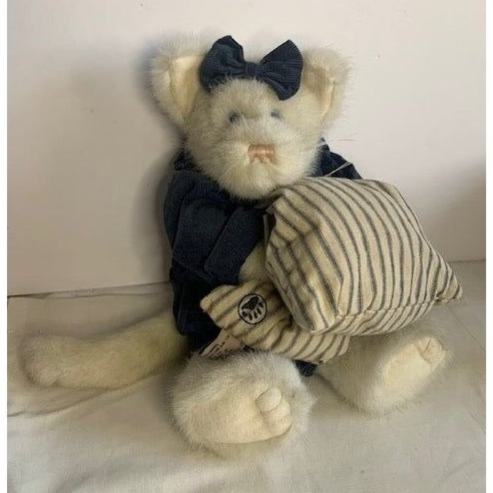 Boyds Marissa P Pussyfoot cat 14 inch Tall with Tag